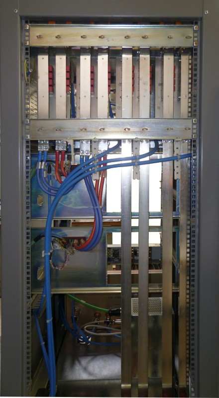 LHC120A-10V_Rack-4x-Rear-Top-DC-Connexions-01