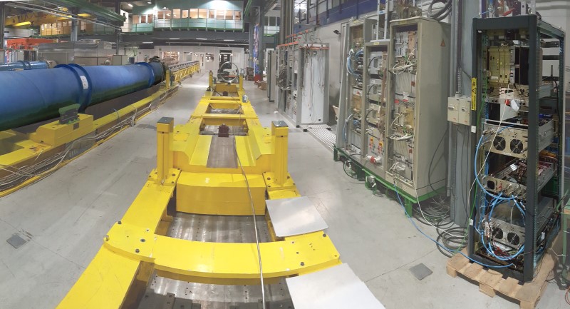 r2e-lhc600a-10v-power-module-sm18-tests-on-superconductive-magnet-view02